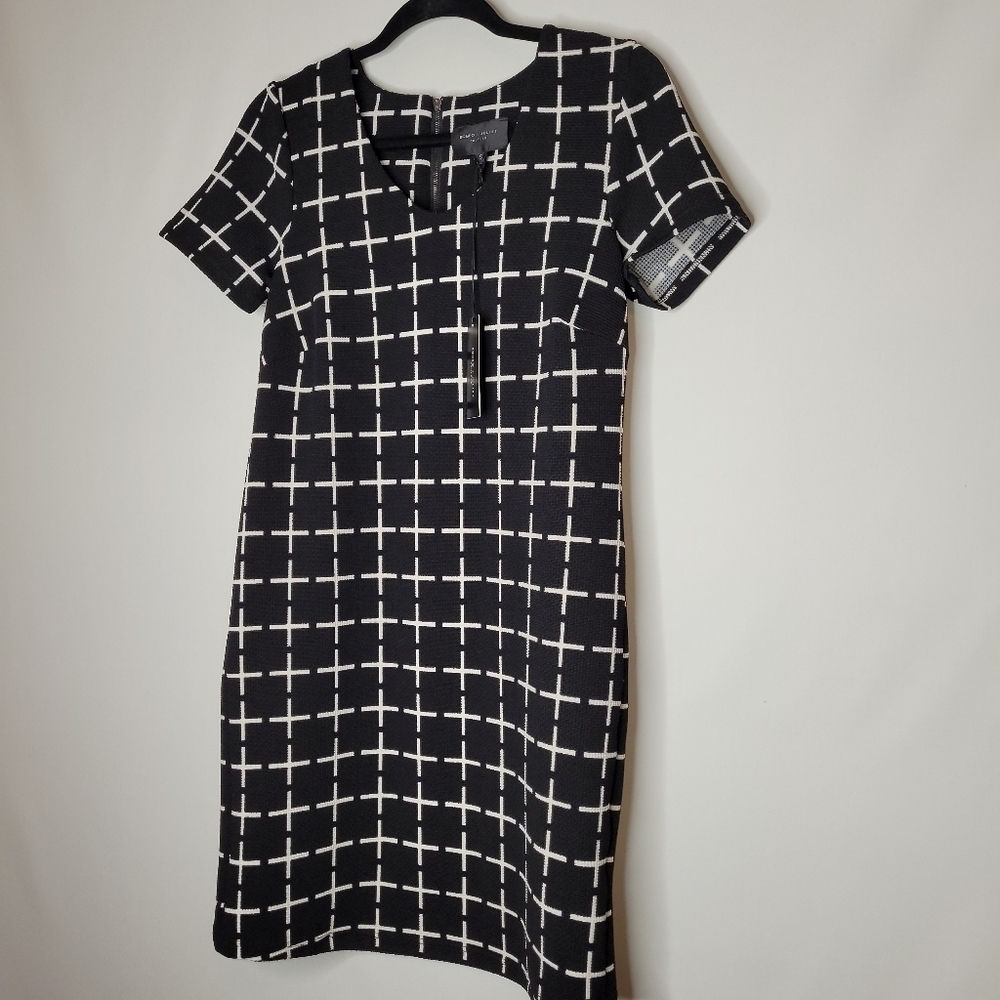 Romeo & Juliet Couture Shift Dress - Picture 6 of 14
